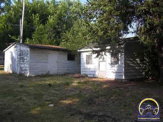 2nd image of 719 E Lord St