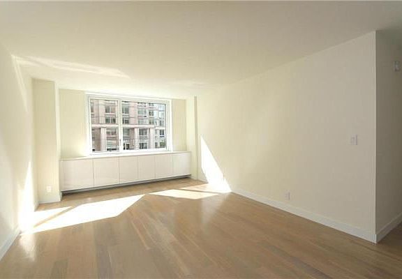 5th image of 301 W 53rd St APT 14K