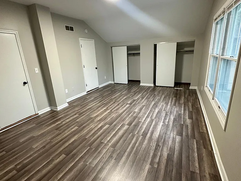 7254 Lindell Blvd — Photo 17