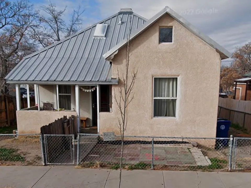 915 Walter St SE