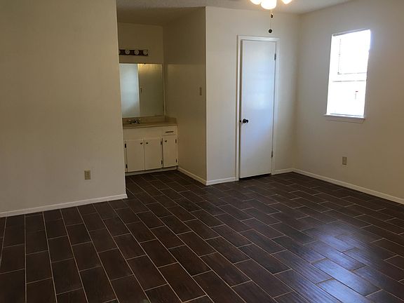 4th image of 205 Town North Dr