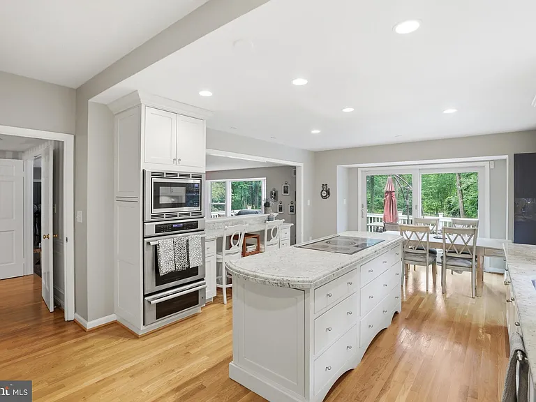 7715 Crossover Dr — Photo 17