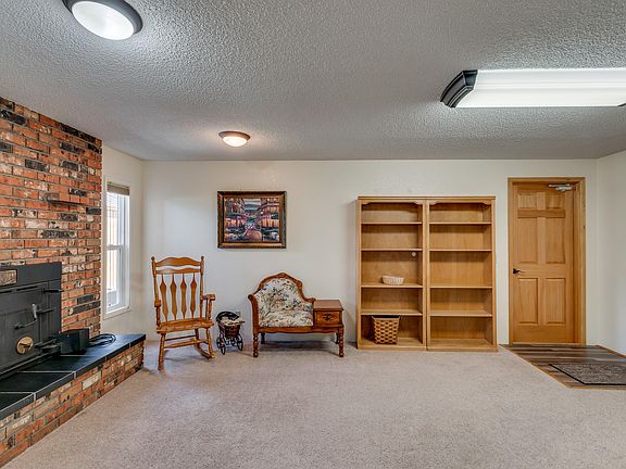 4th image of 1618 N Astor Ct