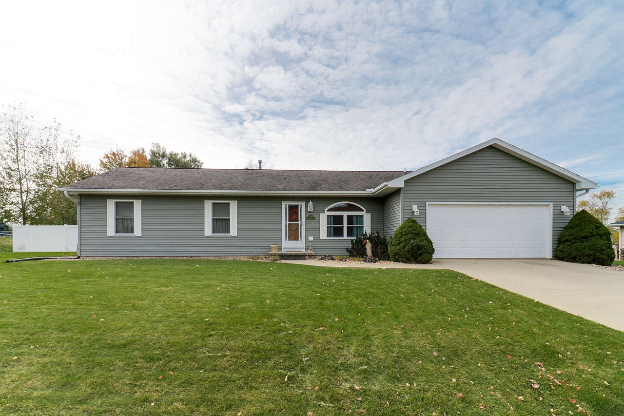 114 N Pintail Ln, Downs, IL 61736 MLS 11923543 Zillow