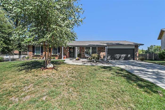 1st image of 5 Trail Oaks Ct