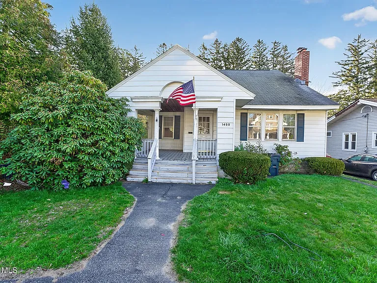 1450 Baker Ave — Photo 33