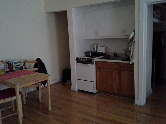 5th image of 2204 Saint James Pl APT 1