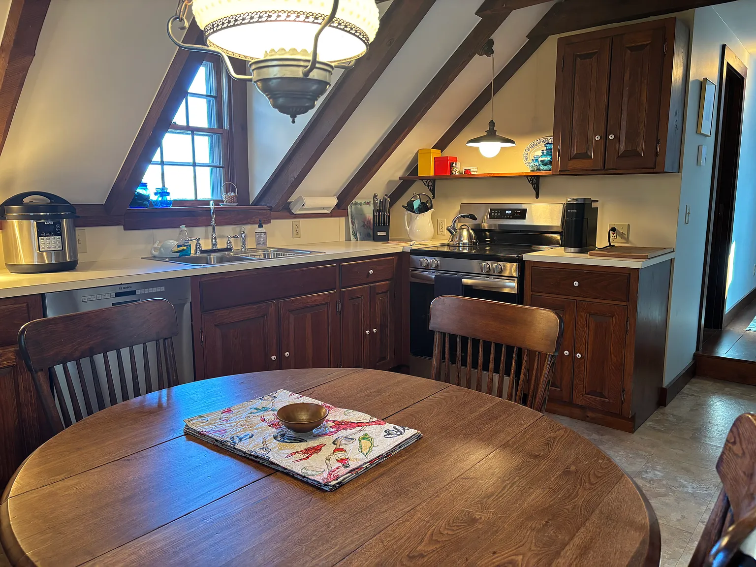 3 bed, $1,950 — Photo 1