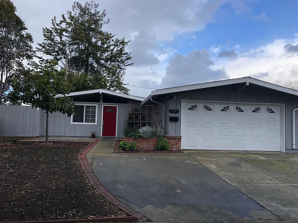 1st image of 727 Lakechime Dr