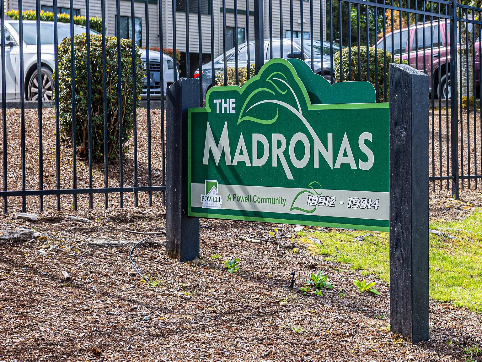Madronas Apartments — Photo 2