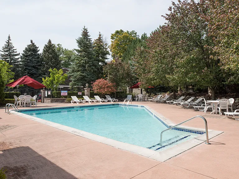 Heights of Novi Apartments — Photo 23
