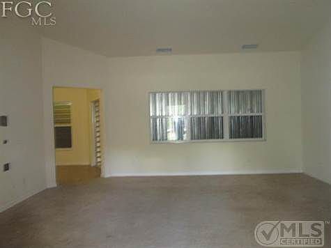3rd image of 2100 Della Dr