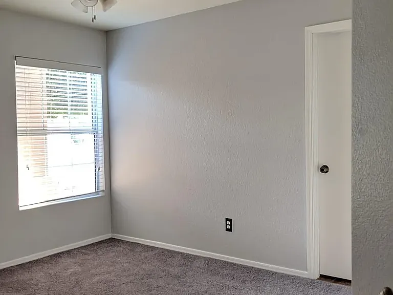 1481 S Sahuaro St — Photo 3