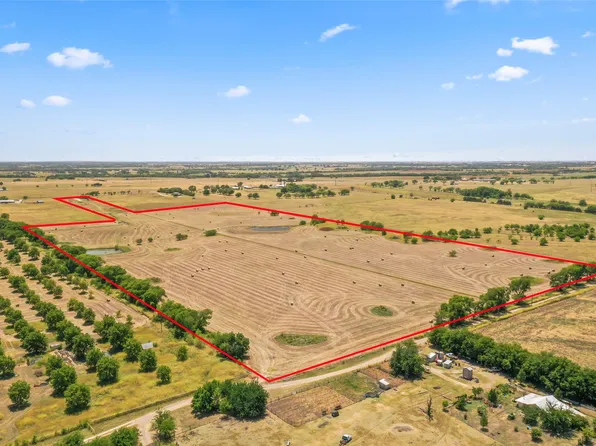 1425 County Road 207, Valley View, TX 76272