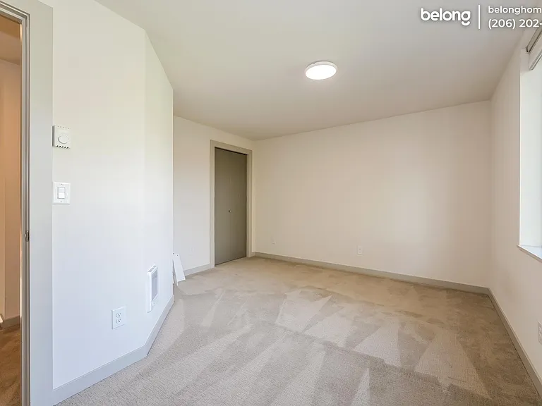 504 N 105th St — Photo 13
