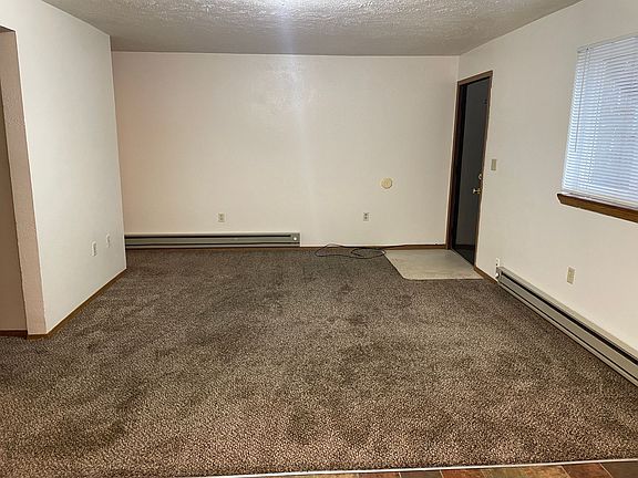 2nd image of 825 W 4th Ave APT 01