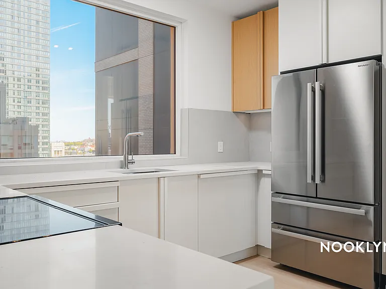 26-04 Jackson Ave #13K — Photo 11