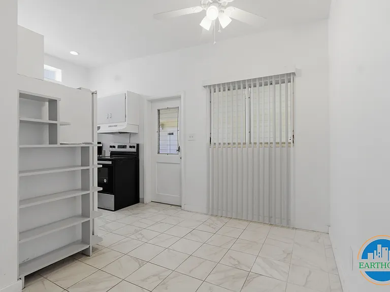6366 Hampton Dr N — Photo 12