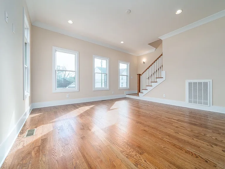 510 Garfield St — Photo 13