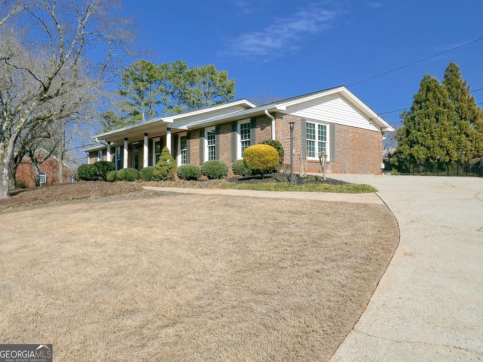 1st image of 808 N Bethany Rd