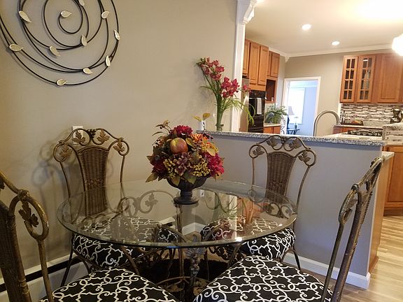 4th image of 2132 Oak Dr