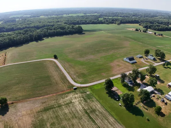 972 N 300 West Rd, Washington, IN 47501