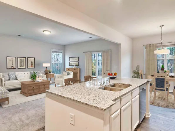 917 Woodcreek Farms Rd, Elgin, SC 29045