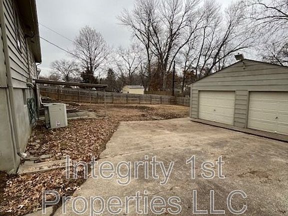 2nd image of 6305 N Highland Ave