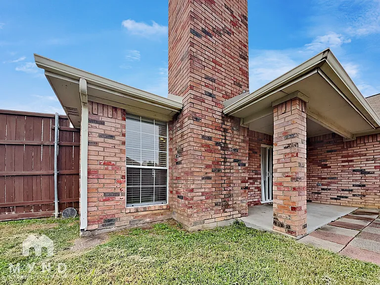 9860 Buckingham Ln — Photo 24