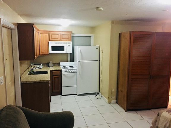 2nd image of 840 SE 1st Ave