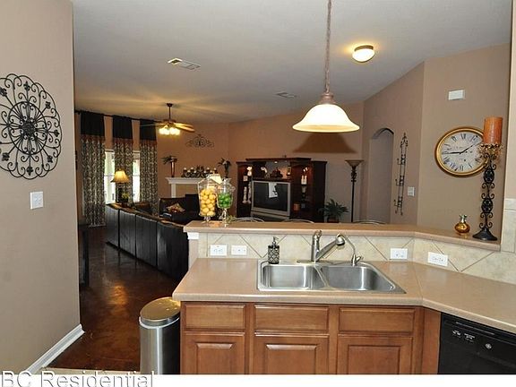 5th image of 213 Newport Landing Pl