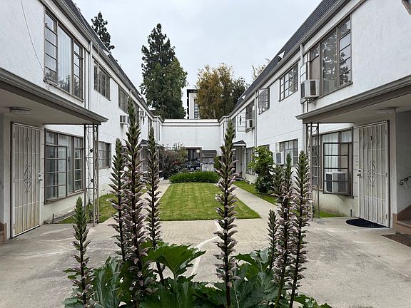 2nd image of 10966-10970 Bluffside Dr #10970-7