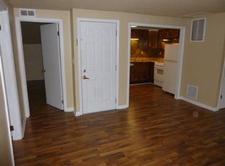 235 1/2 S 4th St, Burlington, IA 52601