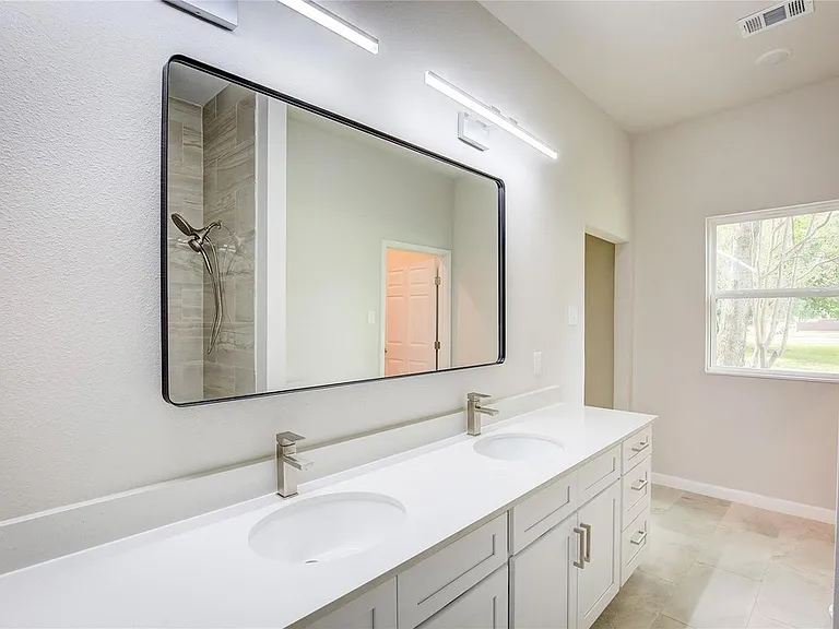 411 N Josephine St — Photo 10