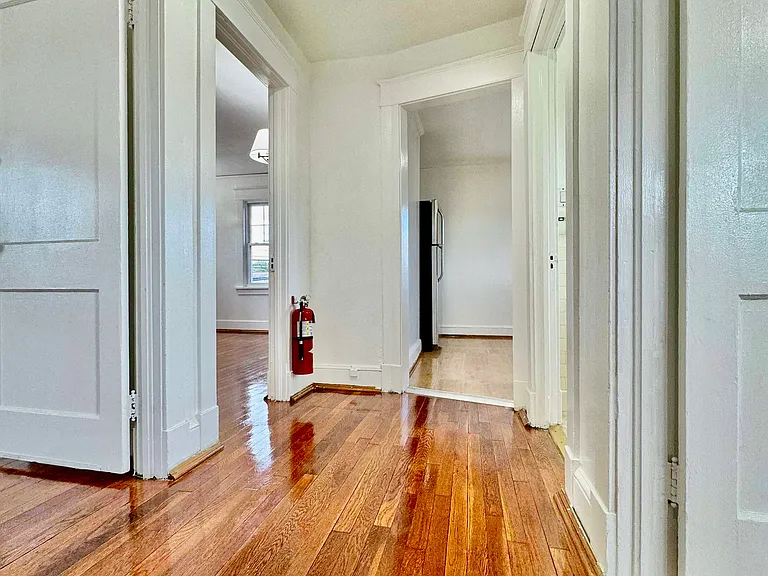 547 Cove Rd #2 — Photo 4