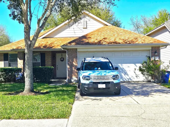 3008 Baronsgate Ln, Dickinson, TX 77539