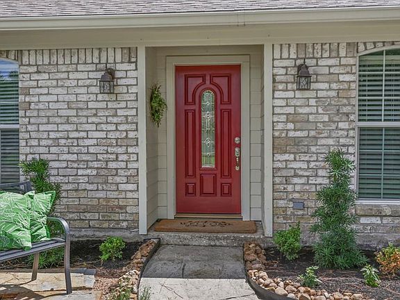 Your guests will be greeted by a new, leaded-glass front door and fresh landscaping. This home offers wonderful curb appeal.