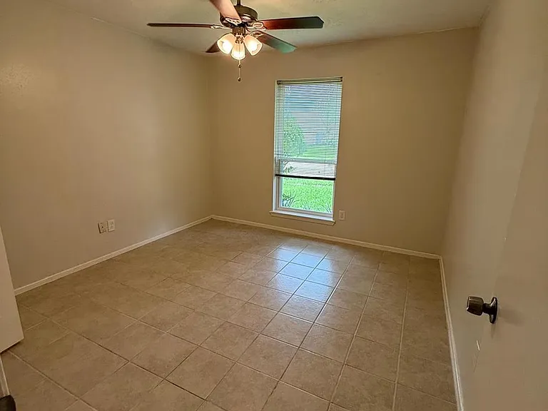 10123 Kent Towne Ln — Photo 6