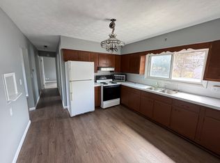 200 Carolyn Ln APT 9, Eureka, IL