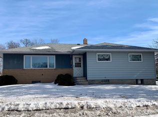 301 S 12th St, Olivia, MN 56277