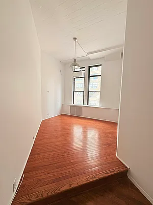 Bedroom, photo 1