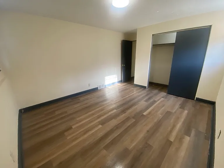 2419 Plymouth Ave N #1 — Photo 4