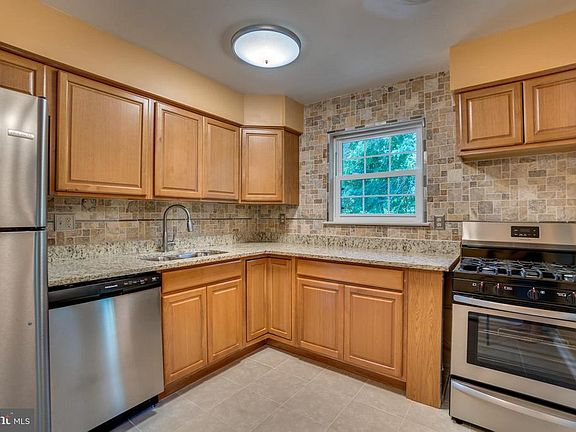 4th image of 14260 Silverdale Dr