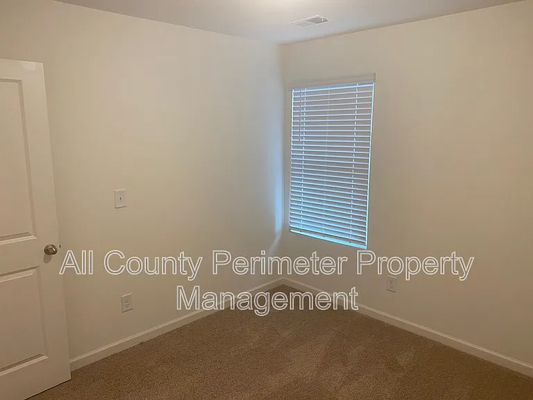 1117 Union Pacific Way — Photo 13
