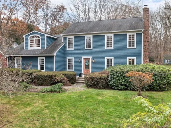 35 Heatherwood Drive, Colchester, CT 06415