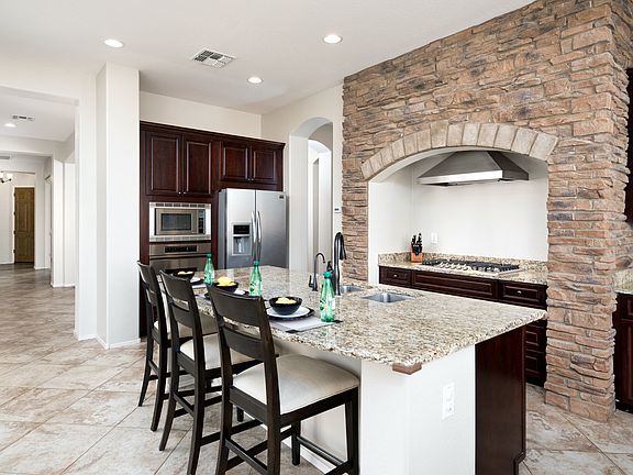 3rd image of 2312 W Horsetail Trl