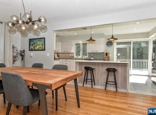 451 Golf Course Dr, Leonia, NJ 07605