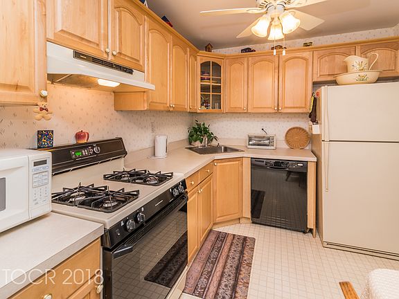 4th image of 262 Parkside Dr