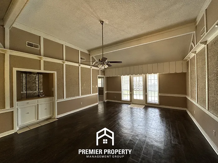 8141 Misty Meadows Ln — Photo 2