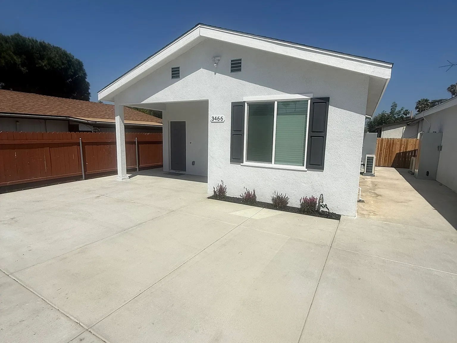 2 bed, 749 sqft, $2,650 — Photo 2
